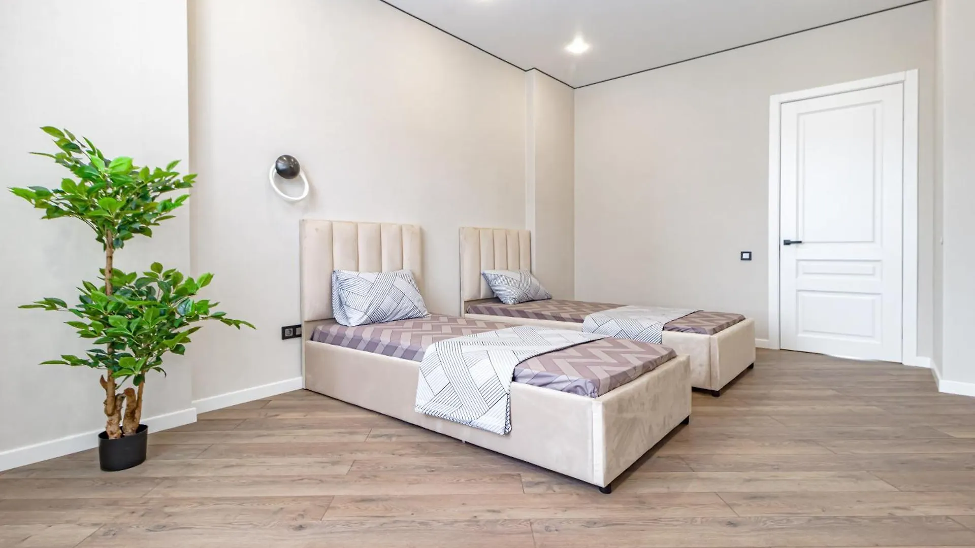 Republic Residence アスターナ 0*,
