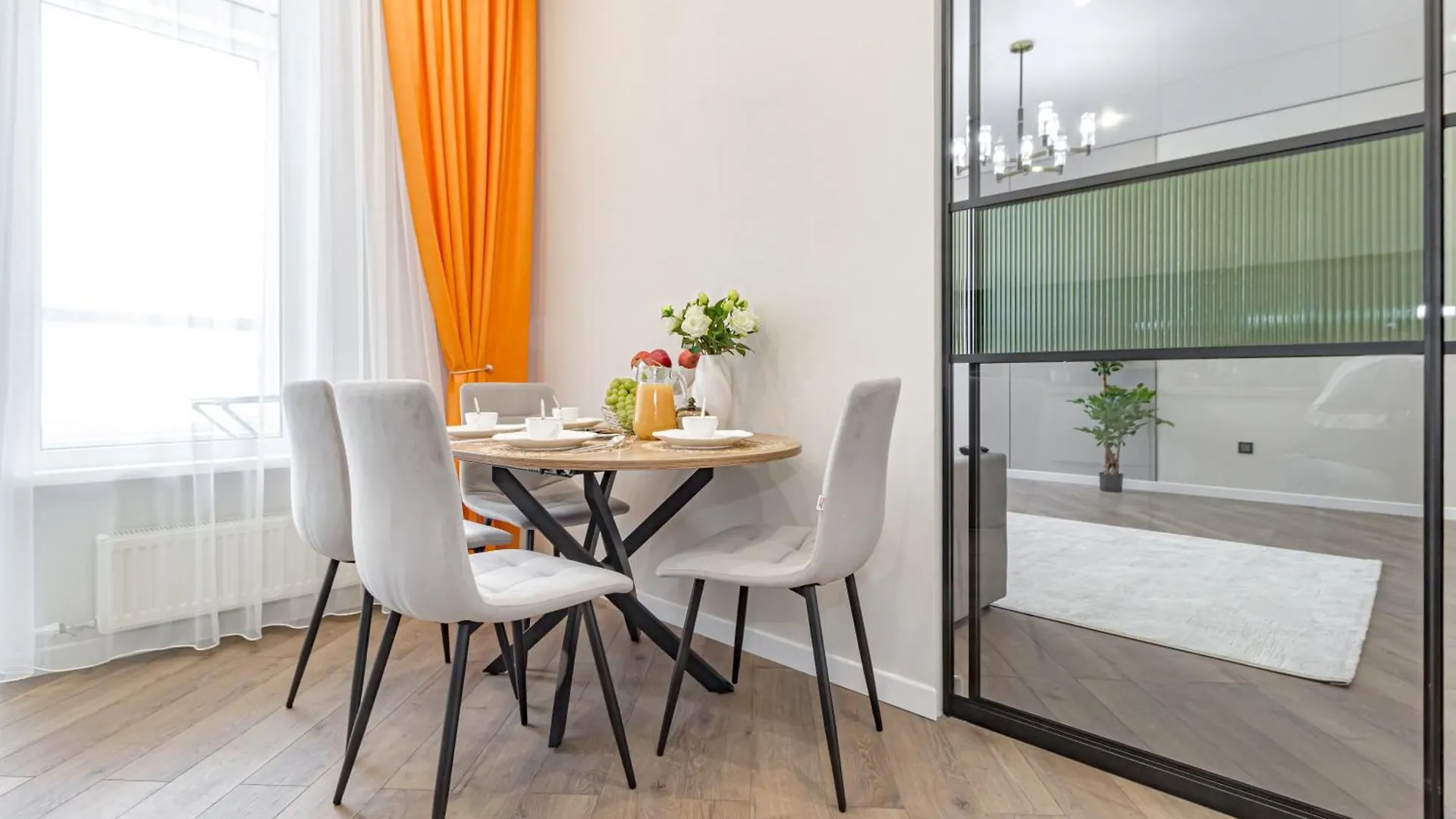 Republic Residence アスターナ アパート